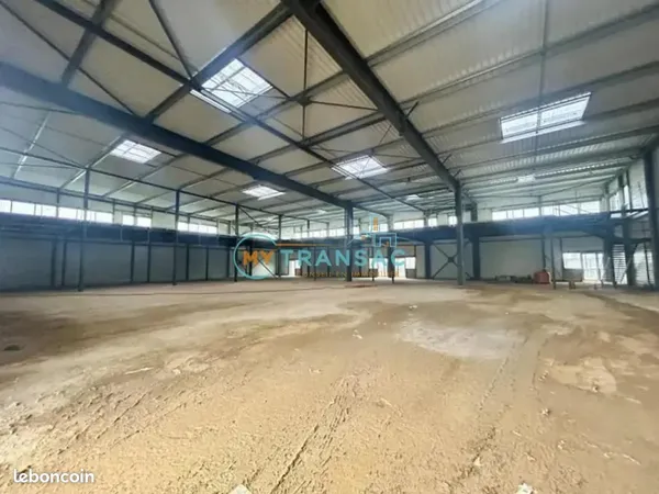 Local d'activité 407 m²