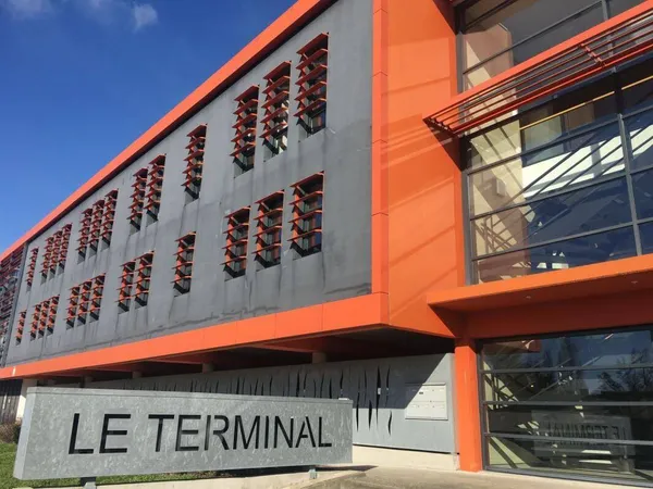 Bureaux 2144 m²