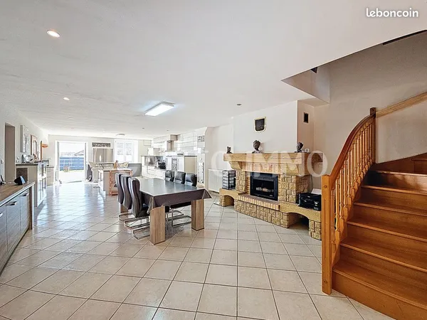 Maison 6 pièces 260 m²