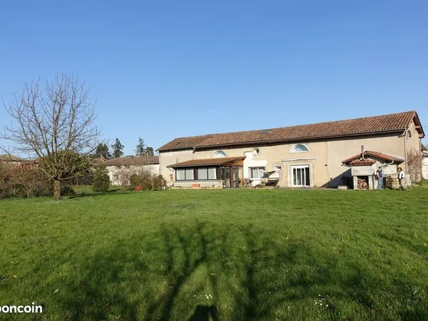 Maison 6 pièces 246 m²
