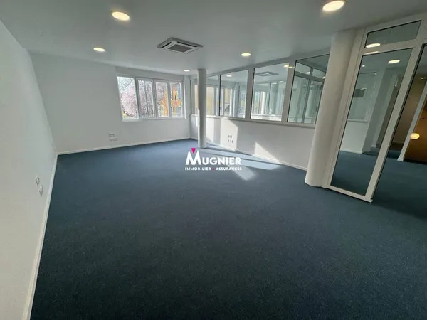 TANINGES : BUREAUX