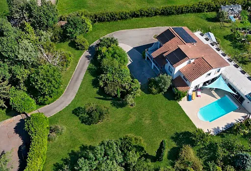 Propriété 302 m²