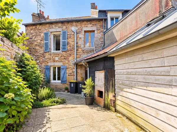 SAINT-BRIEUC - IMMEUBLE DE RAPPORT - 3 APPARTEMENTS LOUÉS - PROCHE GARE LGV ET CENTRE-VILLE