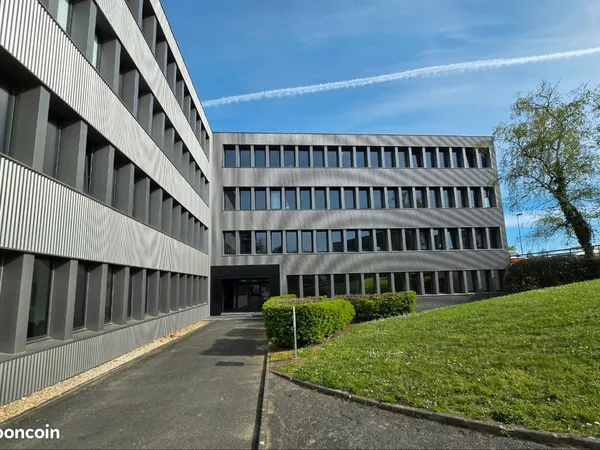 Bureau 289 m² Angers Orgemont