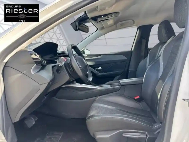 Peugeot 308 sw phev 180 e-eat8 — photo 9