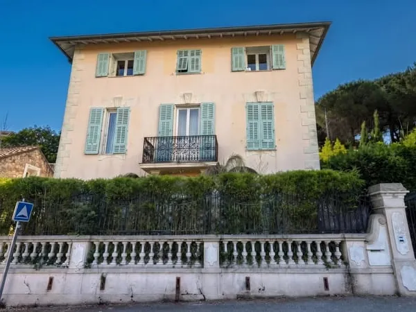 LA TURBIE - Maison de caractère dans le village