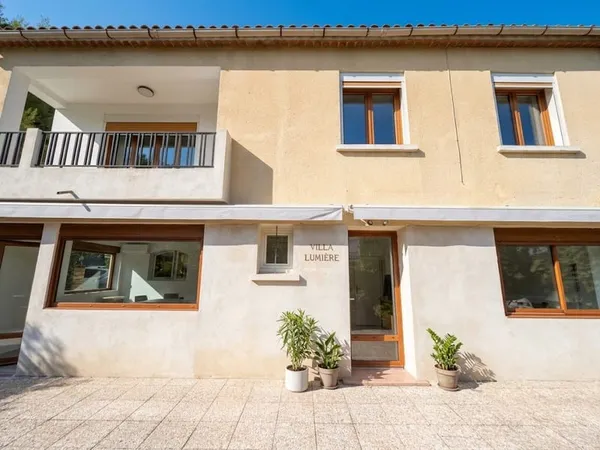MAISON FAMILIALE 7 PIÈCES 156 M² TERRAIN DE PLUS DE 630 M² PISCINABLE