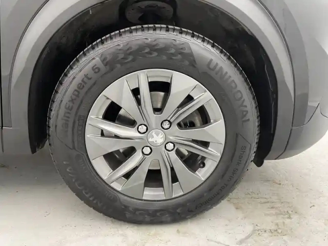 Peugeot 2008 puretech 100 s&amp;s bvm6 — photo 18