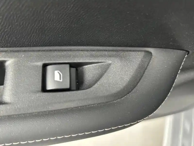 Peugeot 208 puretech 100 s&amp;s bvm6 — photo 49
