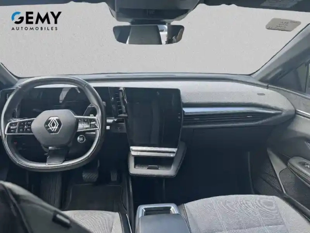 Renault Megane e-tech ev60 220 ch super charge — photo 8