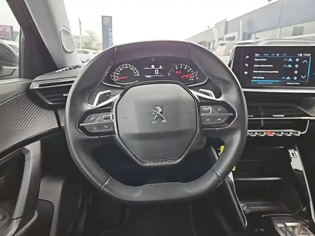 Peugeot 2008 puretech 130 s&amp;s eat8 — photo 9