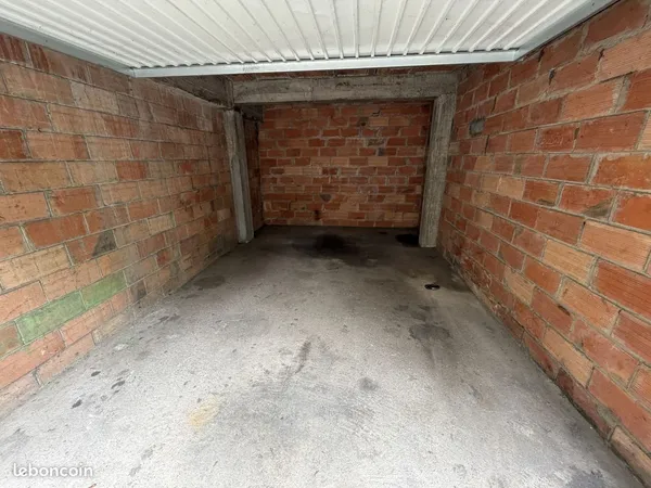 Garage box fermé 15m²