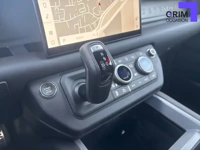 Land Rover Defender 110 p300e phev bva8 — photo 28
