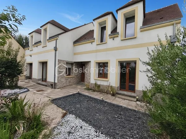 Maison 8 pièces 220 m²