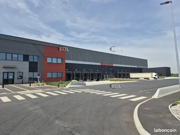 Local logistique 7 534 m²