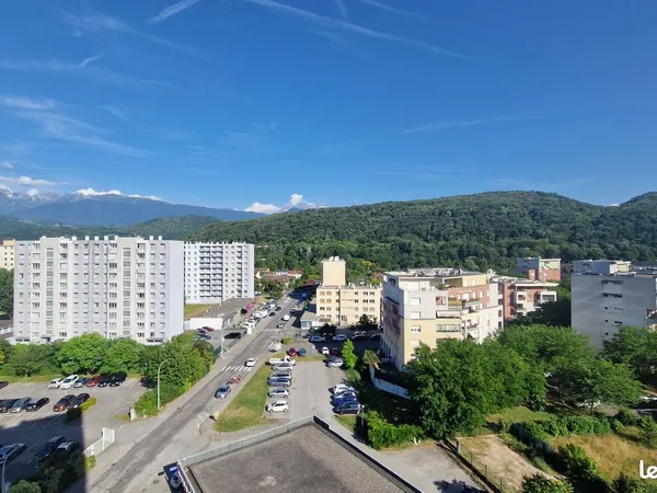 Lumineux T3 avec Balcon - Echirolles Quartier Frange verte