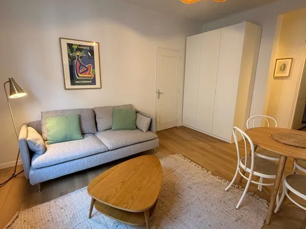 T3 meublé, rénové et climatisé - Avignon intra-muros, quartier des Carmes. Longue durée