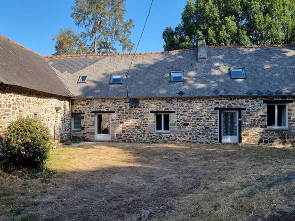 CÔTES D'ARMOR, Proche de Mur-de-Bretagne, Belle maison individuelle de 3/4 chambres, vendue meublée
