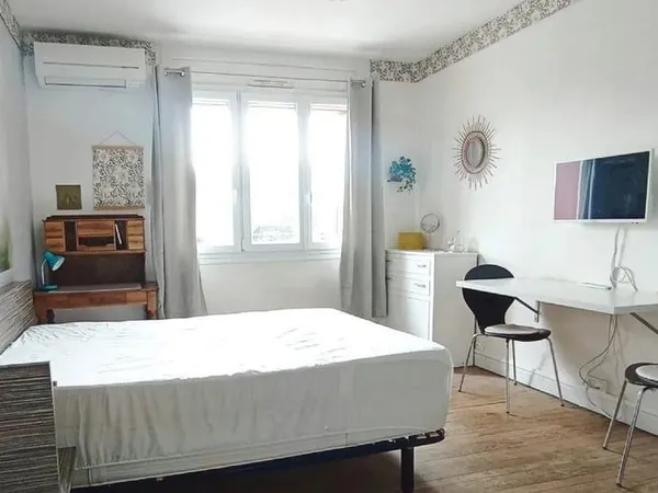 Chambre privée de 18m² dans coloc 70m²