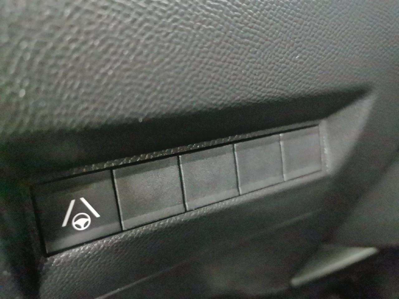 Peugeot 208 hybrid 136 e-dcs6 gt — photo 27