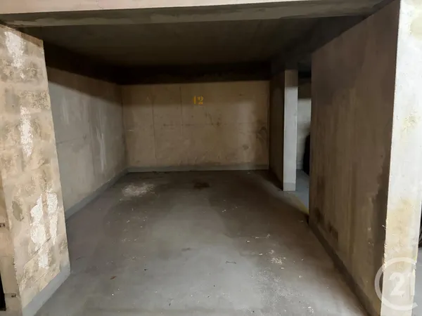 Parking 12 m²