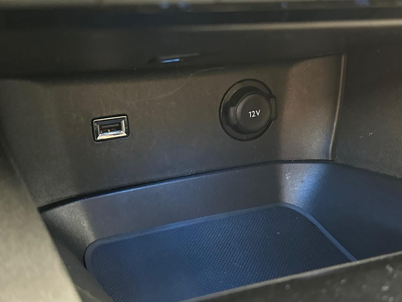 Peugeot 3008 hybrid 225 e-eat8 gt — photo 28