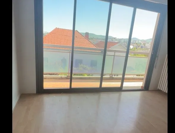 T4 100m² -Balcon - parking- 2 caves 149000