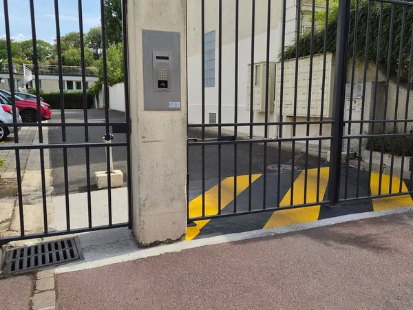 Parking 12 m²