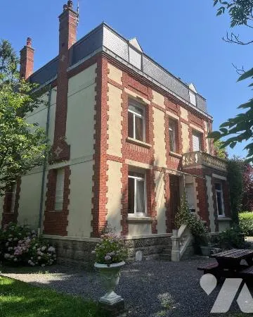 Maison 8 pièces 197 m²