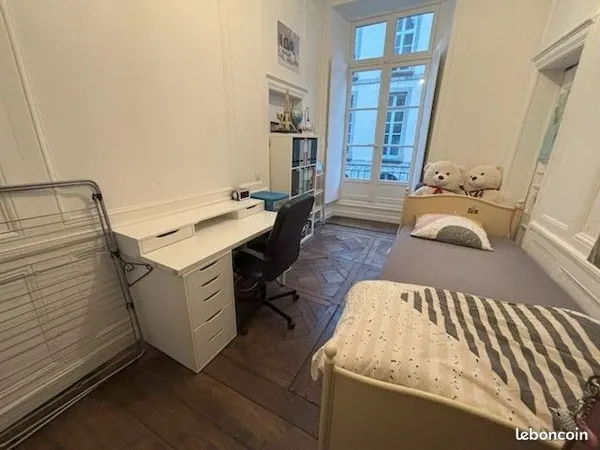 CHAMBRE EN HYPERCENTRE DE RENNES - Saint Anne / La Visitation