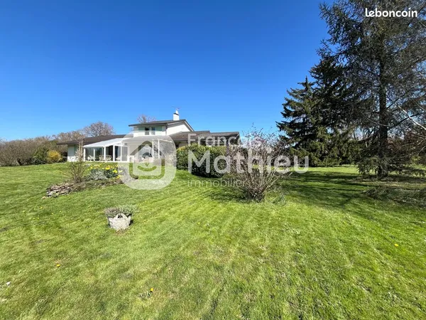 Maison 7 pièces 350 m²