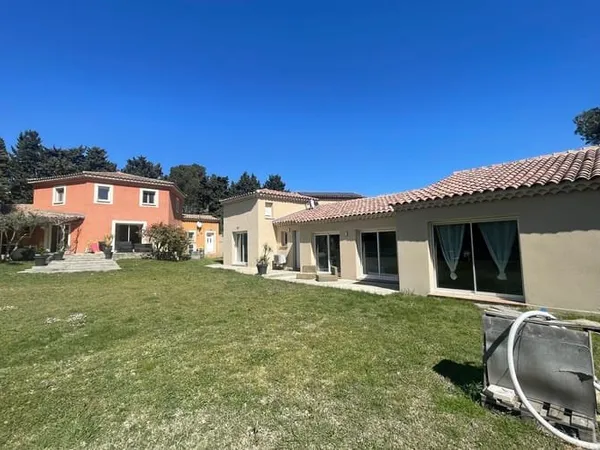 Maison 7 pièces 209 m²