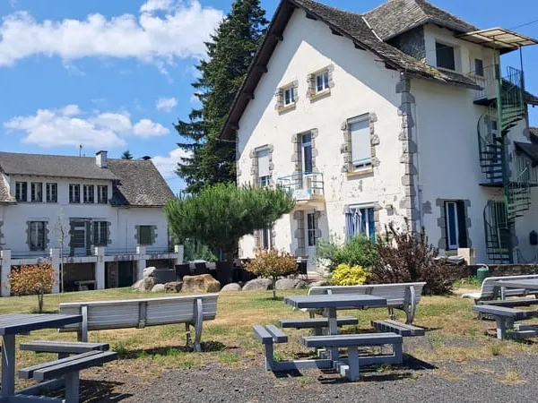 Propriété à développer - gîtes et restaurant - en pleine propriété