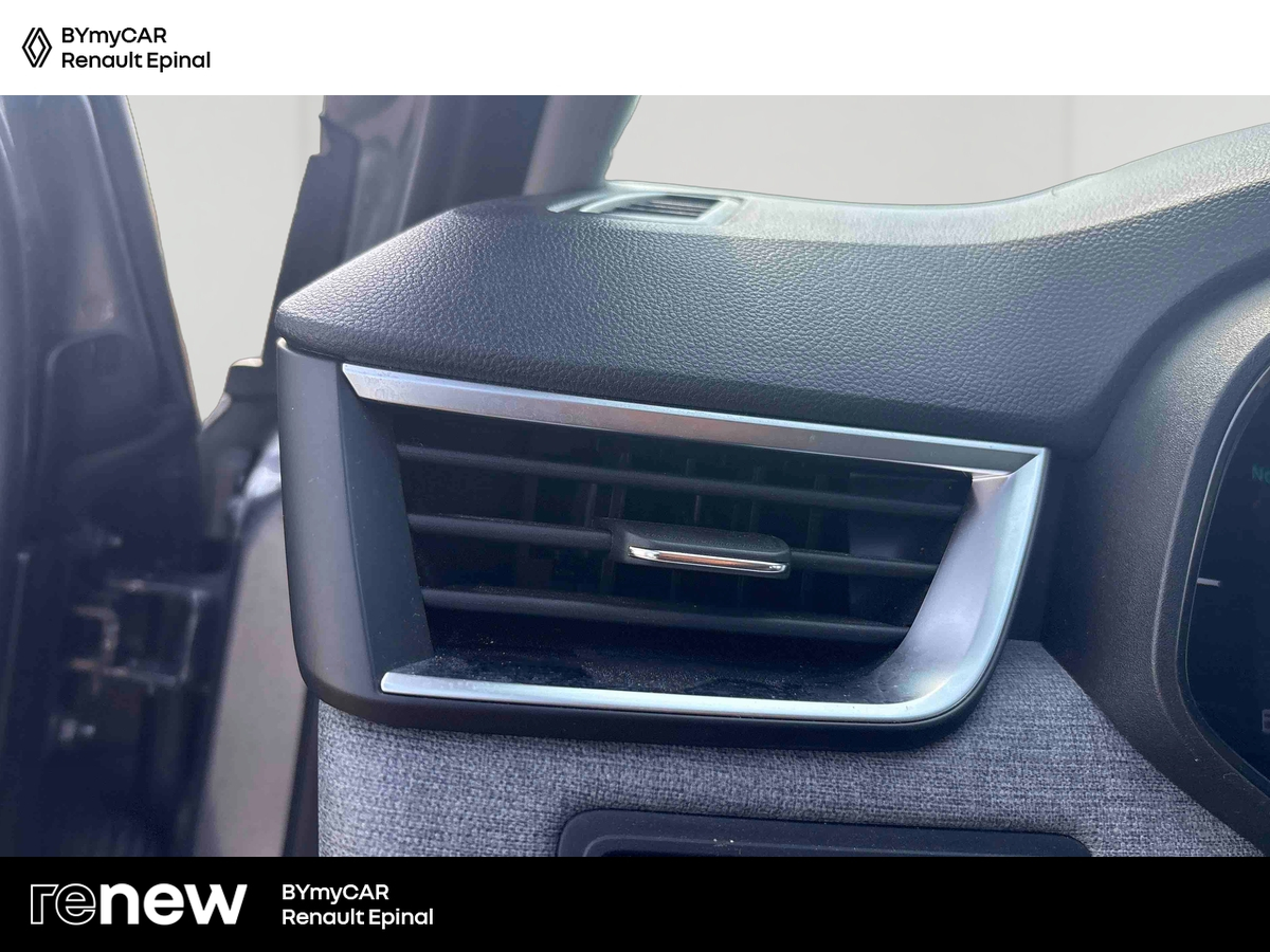 Renault Clio TCe 90 — photo 21