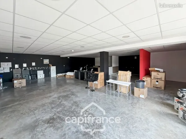 Local commercial 462 m²