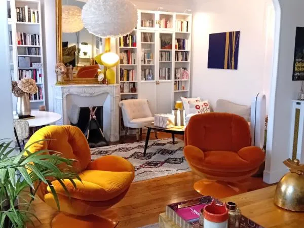 Appartement Haussmannien 75 m² traversant, Balcons, ascenseur, chambre de service au 8 étage