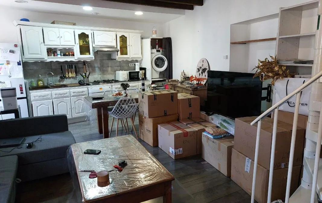 Photo 1