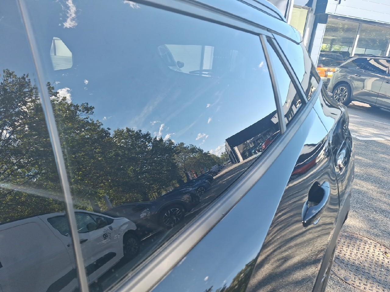 Peugeot 2008 e-2008 136ch allure — photo 19