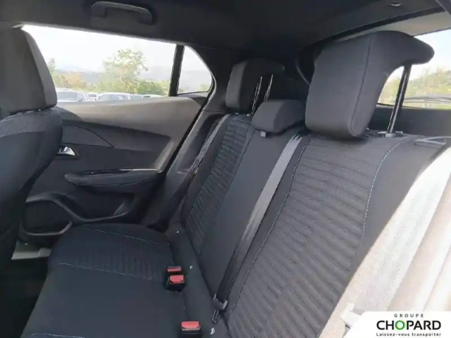 Peugeot 2008 electrique 136 ch — photo 11
