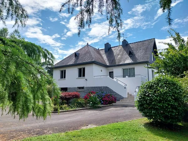 35380 Plélan Le Grand centre ville 129m² terrain environ 1200 m²