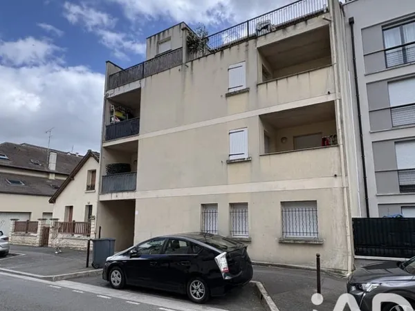 Bâtiment 566 m²