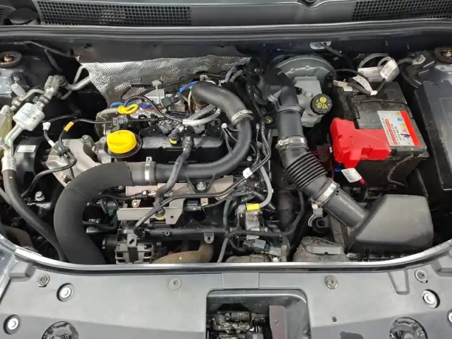 Dacia Sandero tce 90 - 22 — photo 12