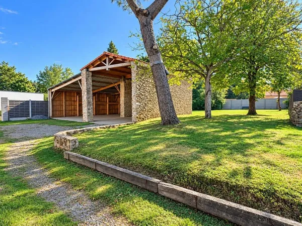 Maison + bâtiment en pierre
