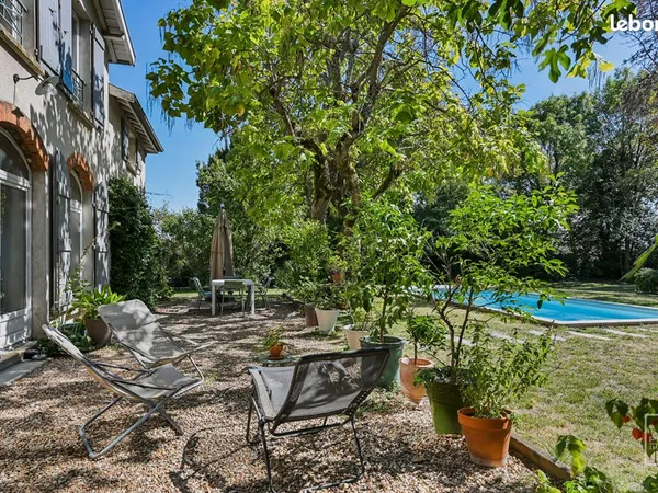 Maison 10 pièces 315 m²
