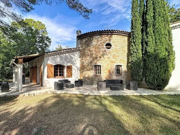 Maison 5 pièces 220 m²
