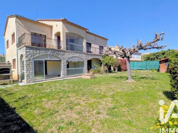 Maison 6 pièces 207 m²
