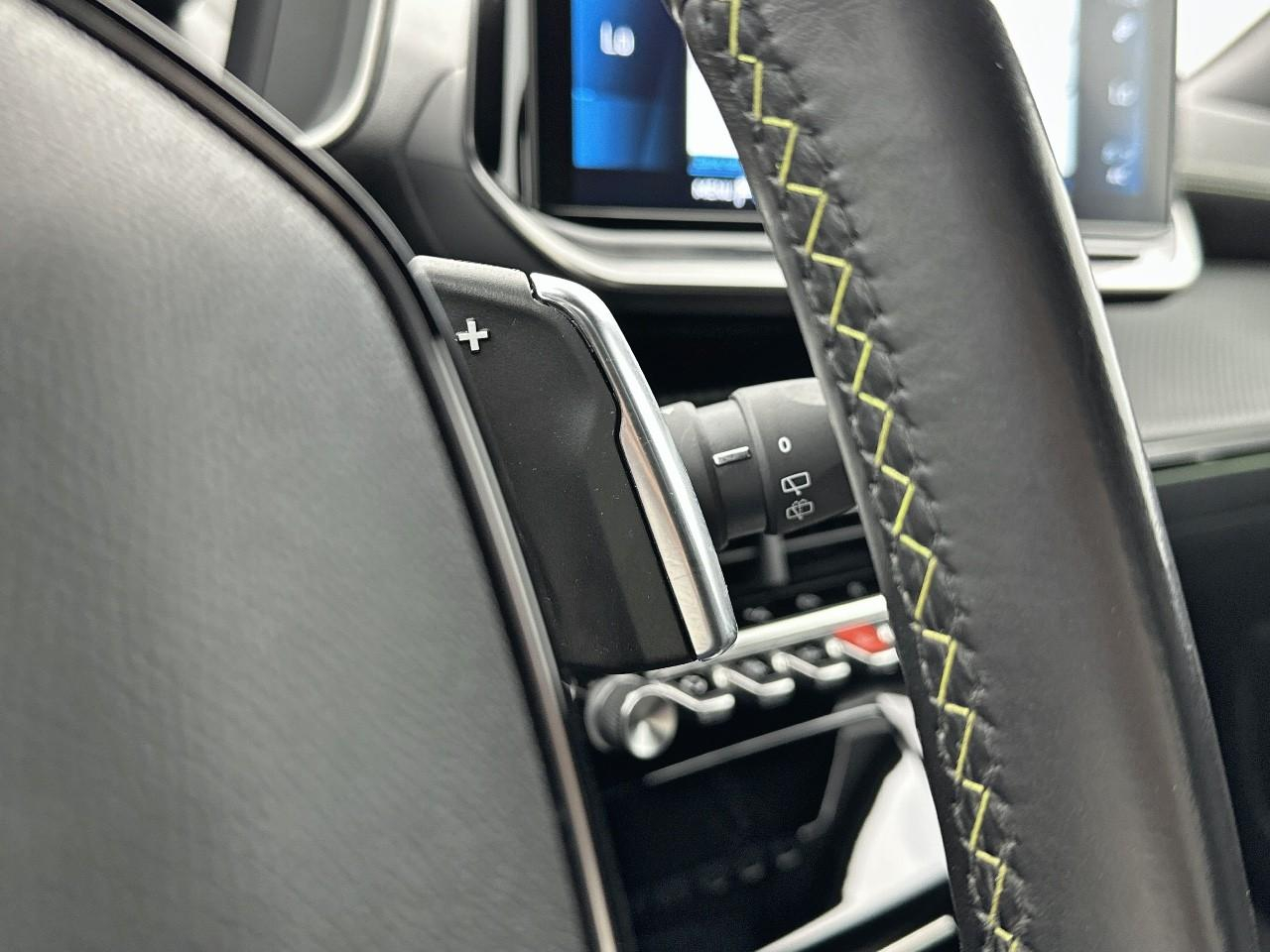 Peugeot 2008 puretech 130 s&s eat8 gt — photo 21