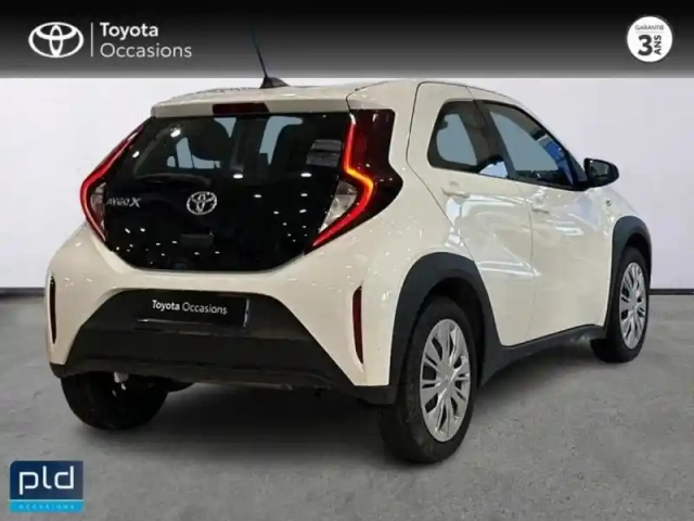 Toyota Aygo x 1.0 vvt-i 72ch dynamic — photo 6