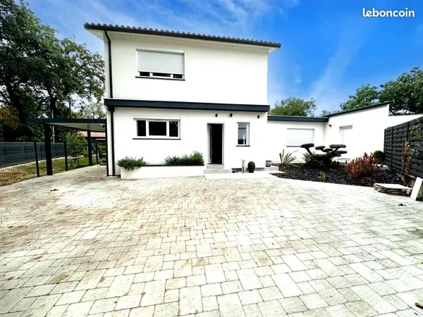 Propriété 7 pièces 205 m²