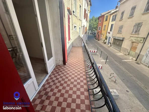 PIGNANS - Spacieux appartement de 95 m² avec balcon